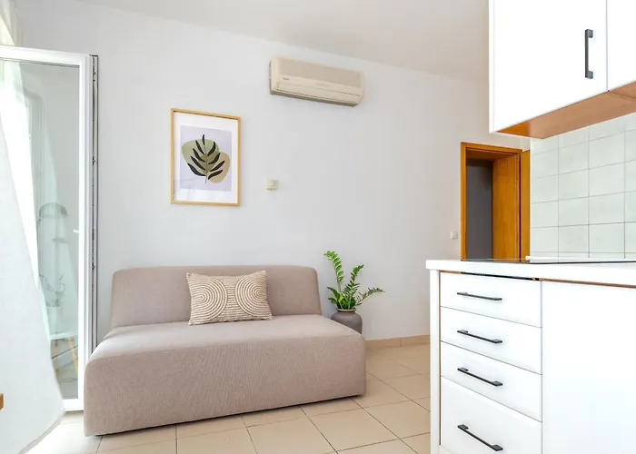 Sea View Apartments Tihi II